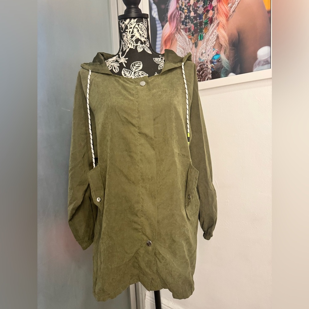 Green Utility Jacket with Hood and Relaxed Fit